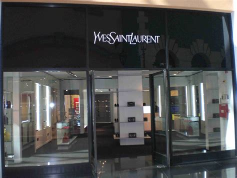 the mall saint laurent